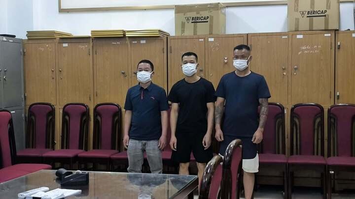 Tam giu nhom 'lon rung' nghi bao ke xay dung o Ha Noi hinh anh