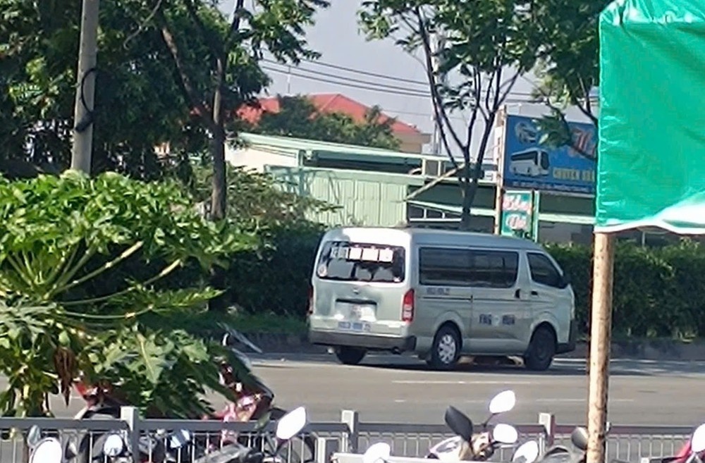 Tông người bán vé TP.HCM ảnh 1 Tong nguoi ban ve TP.HCM anh 1
