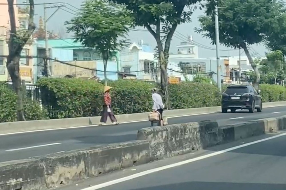 Tông người bán vé TP.HCM ảnh 2 Tong nguoi ban ve TP.HCM anh 2