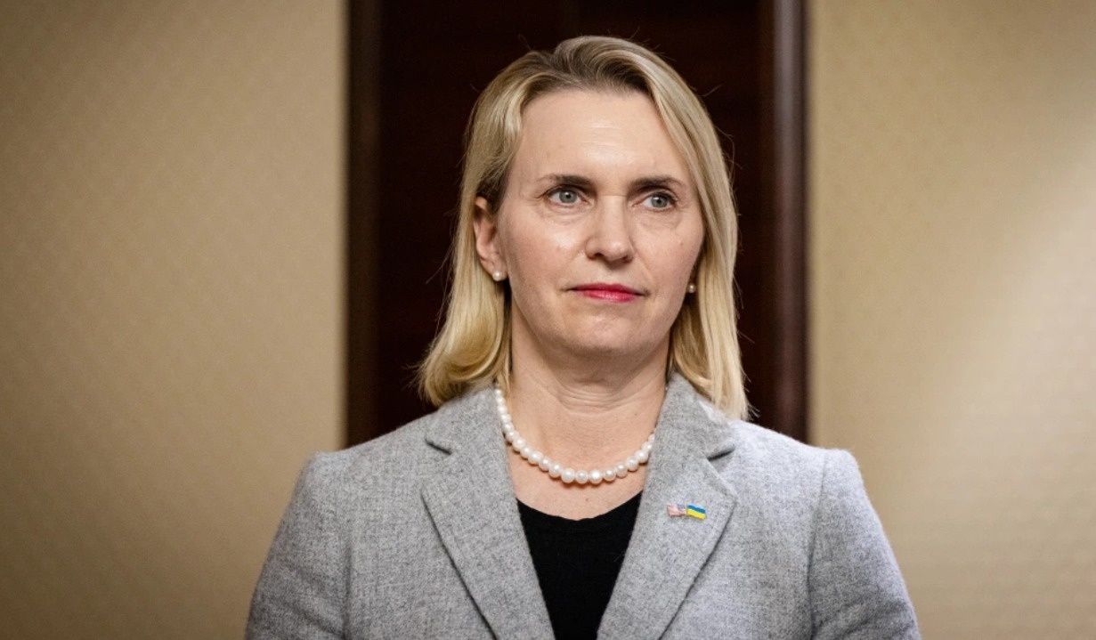 Ap luc bua vay khien Dai su My tai Ukraine bat ngo tu chuc hinh anh