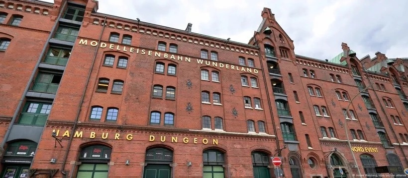 So tan tren 1.000 nguoi tai diem du lich noi tieng o Duc hinh anh