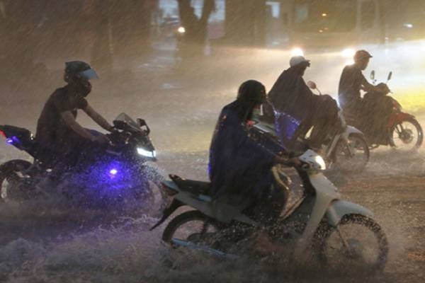 Gio mua dong bac cuoi mua tran ve, Ha Noi kha nang mua lon hinh anh