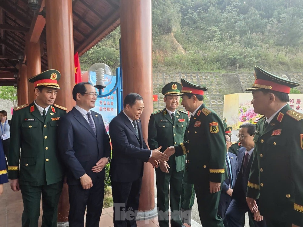 Phan Van Giang Quoc phong anh 1