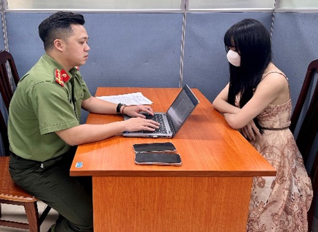 Sau Phu Le,  den Co Giao Huong anh 1