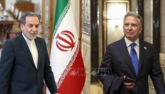 My va Iran bat dong ve chuong trinh lam giau uranium va ten lua hinh anh