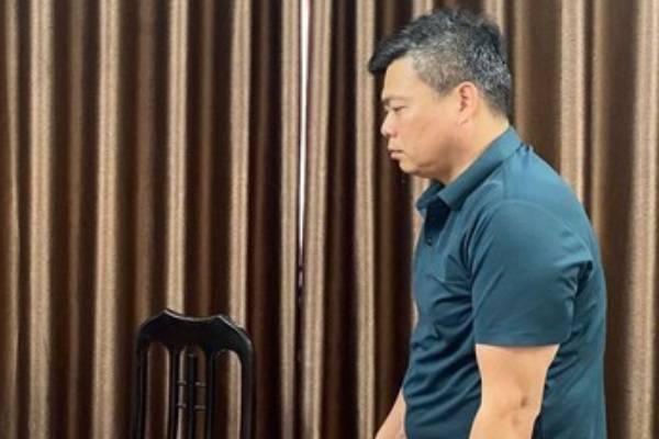 Khoi to giam doc Cong ty dau tu thuong mai, san xuat be tong Dat Vinh hinh anh