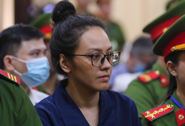 Nhom bi cao la nguoi than cua ba Truong My Lan deu duoc giam an hinh anh