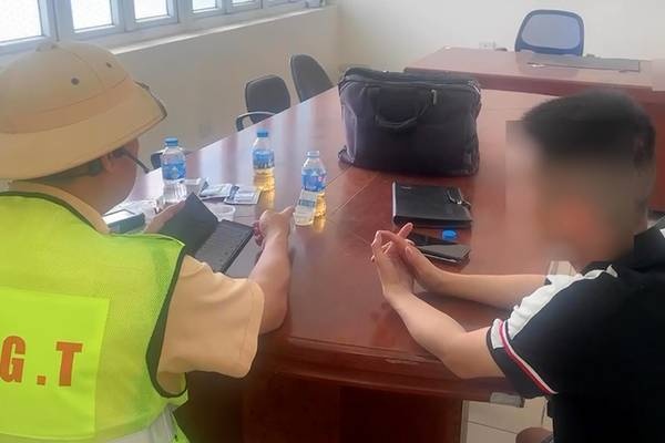 Ngu tren cao toc, tai xe lo vi pham ma tuy va nong do con hinh anh