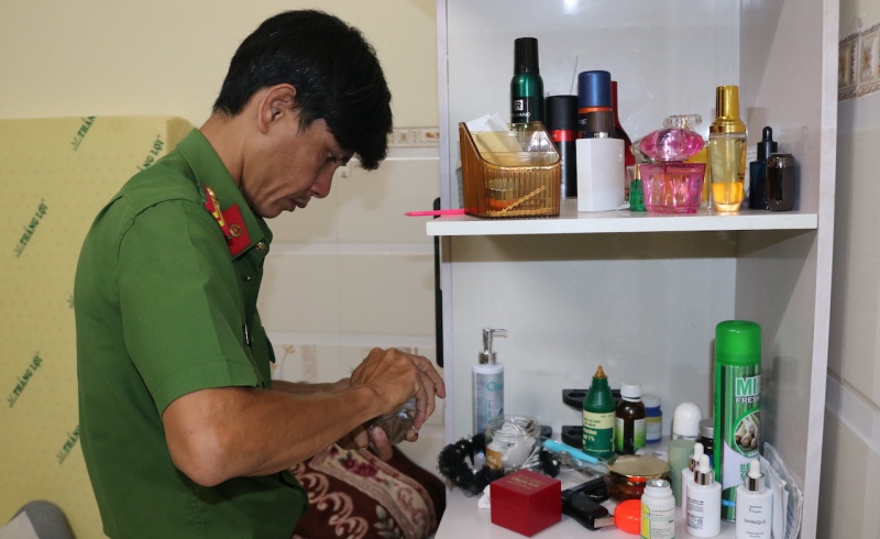 Duong tinh ma tuy,  Tiec sinh nhat anh 2