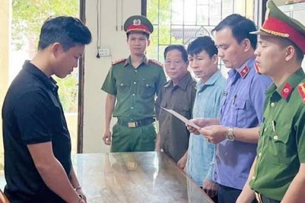 Tai xe su dung ma tuy, lai oto tong 2 me con o Ha Tinh hinh anh