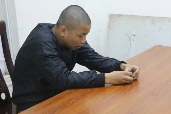 Bat giu 6 doi tuong chuyen mang sung ban dan bi di cuop vao ban dem hinh anh