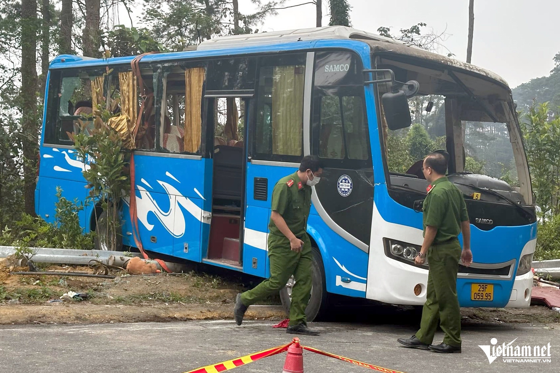 Lat xe khach,  3 nguoi chet,  Tam Dao anh 2