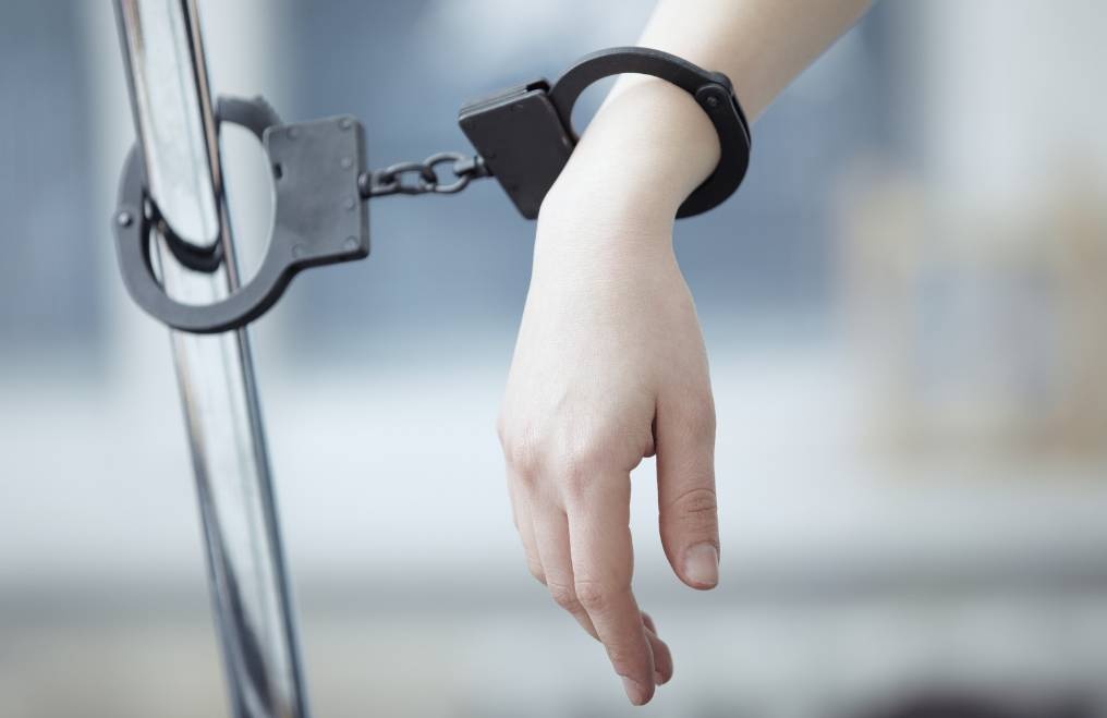 Khoi to 4 bi can trong vu an san xuat, buon ban, tieu thu sua bot gia hinh anh