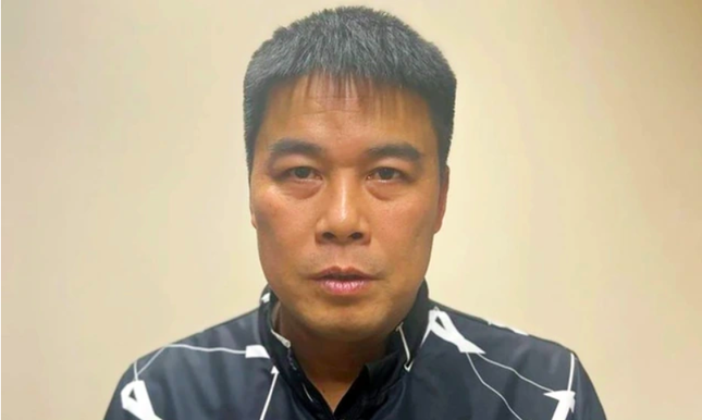 Tap doan Phuc Son,  Hau Phao anh 1