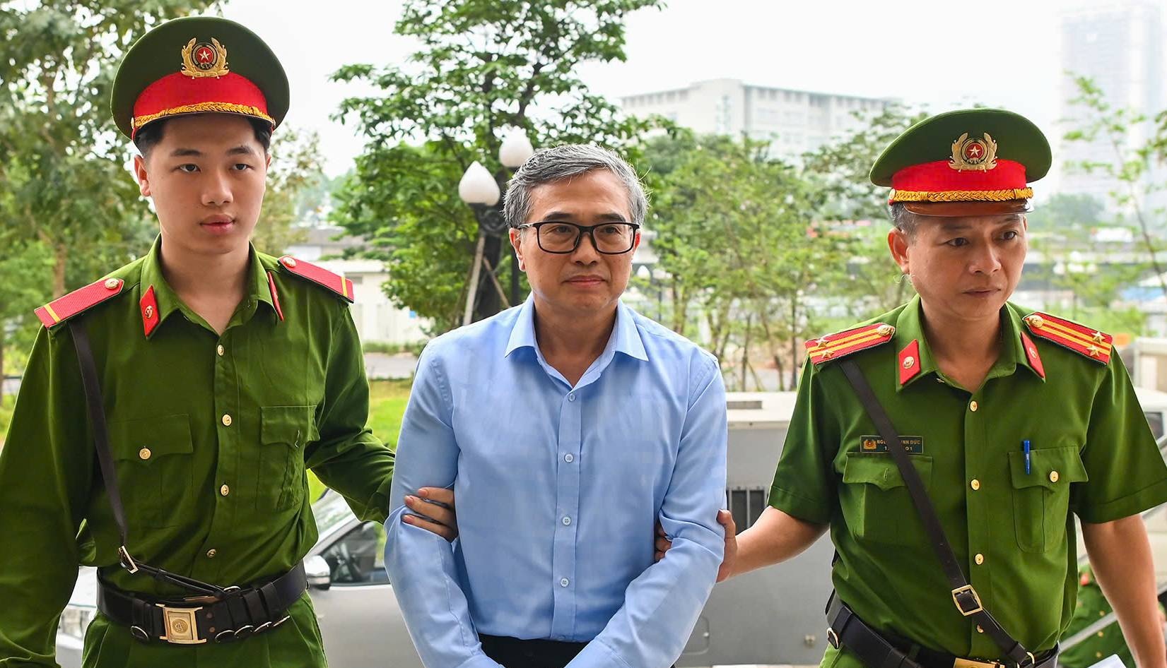 Hoang Quoc Vuong,  Bo Cong Thuong,  Tap doan EVN anh 1