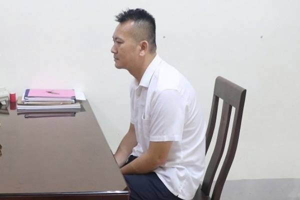 Bat khan cap HLV nhieu nam chiem doat tien cua van dong vien hinh anh