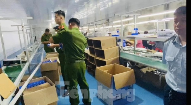 Nhan hieu TECNO T301,  TECNO T301 anh 4