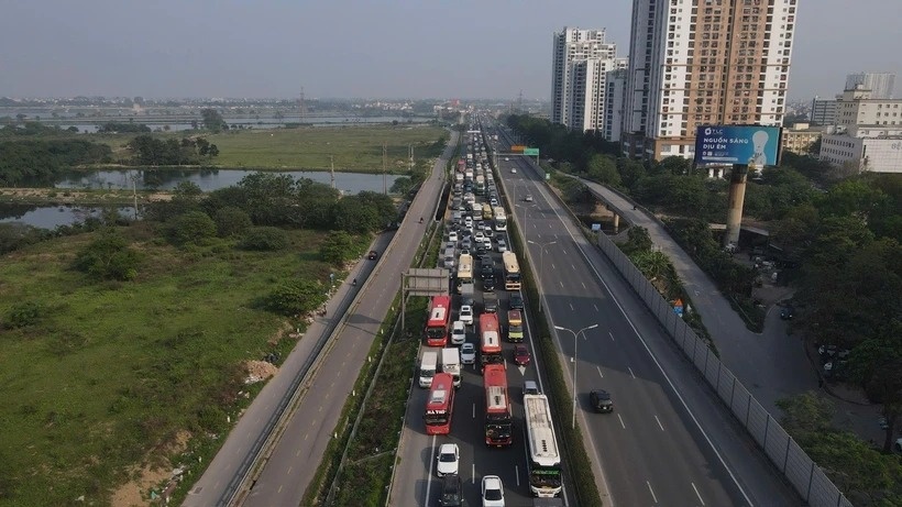 Cao toc Phap Van - Cau Gie du kien don khoang 140.000 xe hom nay hinh anh