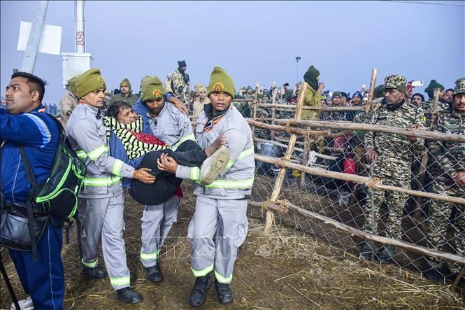 Giam dap tai le hoi o An Do khien hang chuc nguoi thuong vong hinh anh