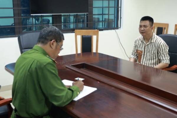 Doi tuong cam dau vu cuong doat lo go tien ty ra dau thu hinh anh