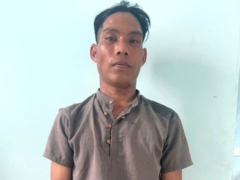 Tam giu,  Nghi pham chong cu anh 1