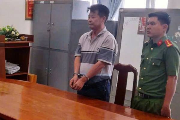 Bat tam giam 2 cha con lua dao chiem doat 10 ty dong hinh anh