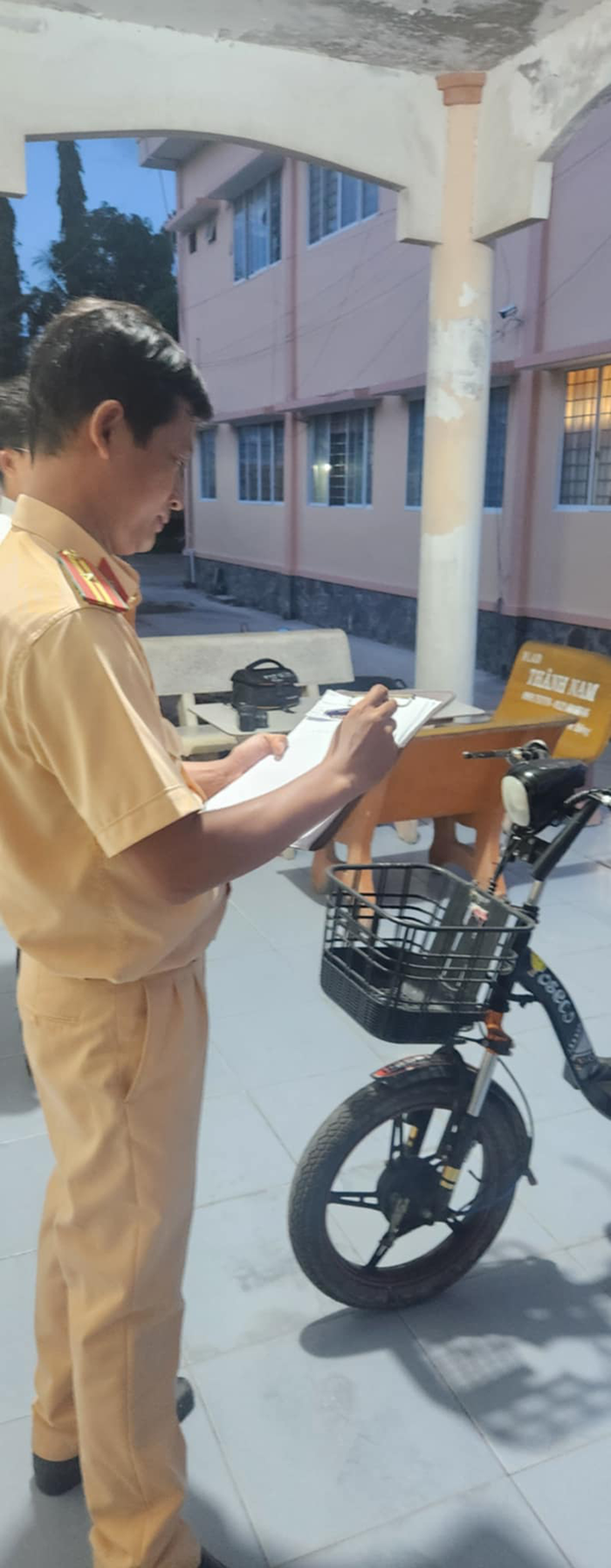 nu sinh tu vong,  Vinh Long anh 4