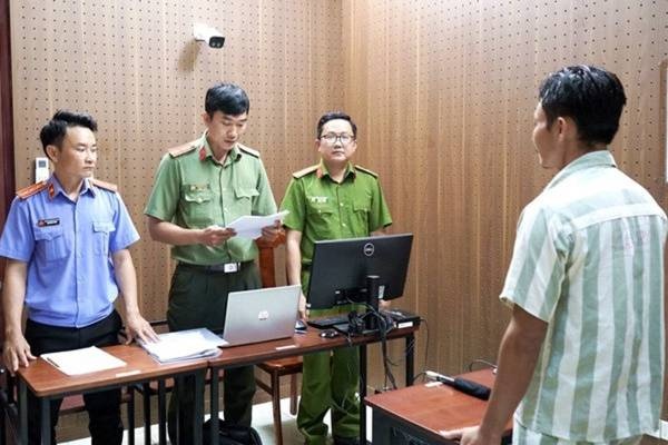 Trieu tap ong Le Tung Van toi phien xu vu lua dao o Tinh that Bong Lai hinh anh