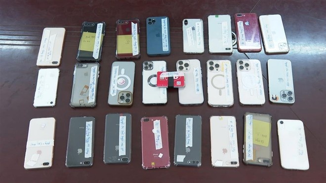 Ngan hang ACB,  Ngan hang A Chau,  Ngan vien ACB,  Giam doc ACB,  Lua dao anh 2