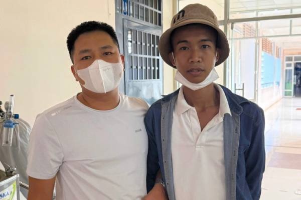 Dang bi khoi to lai tiep tuc danh shipper nhap vien hinh anh