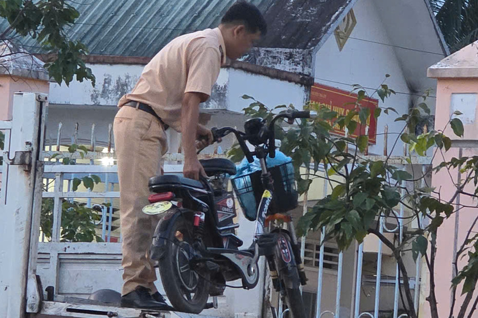 Vu tai nan,  Nu sinh tu vong anh 2