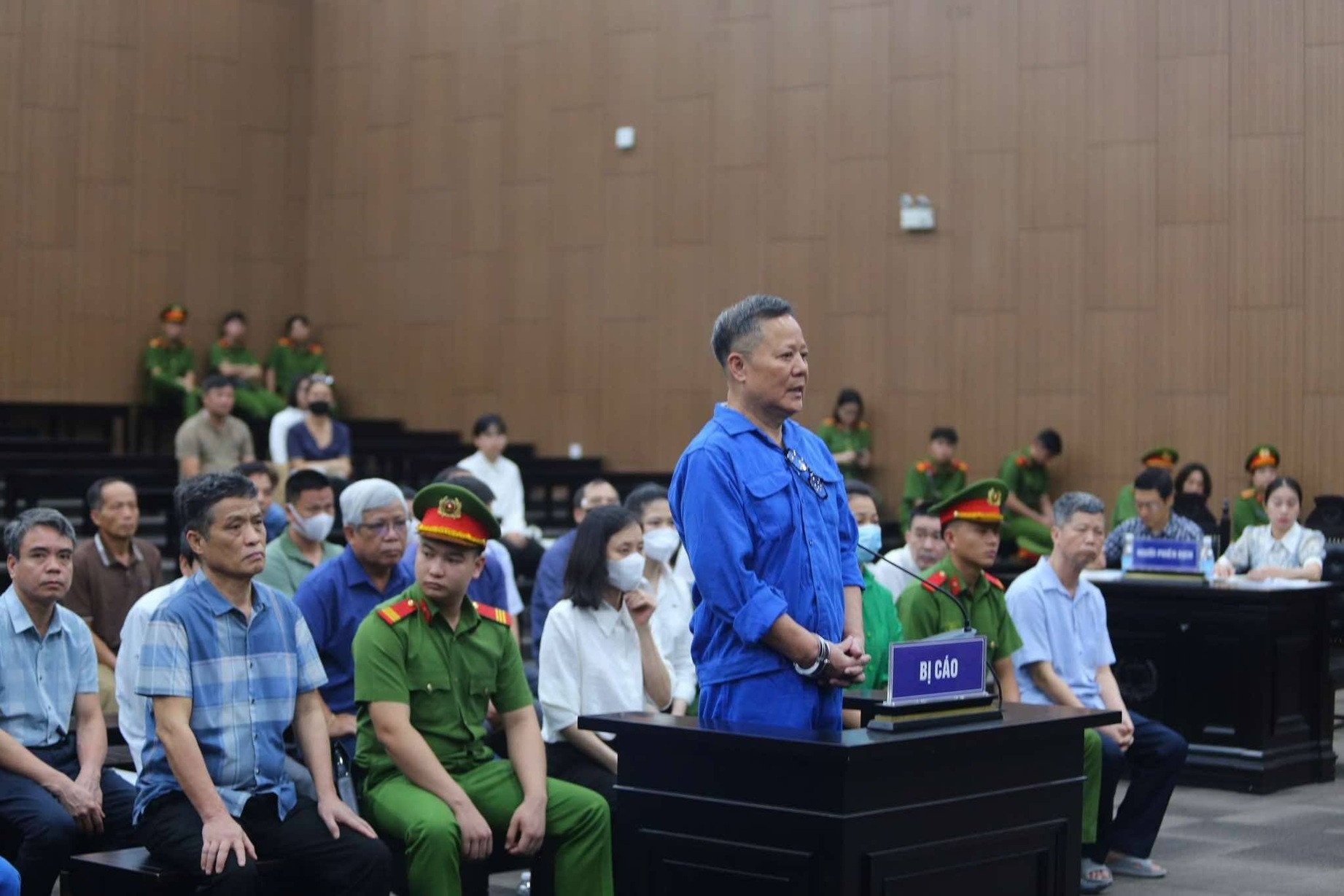 Dai gia dat hiem,  Doan Van Huan,  Duong Lieu Logistics,  Cong ty Duong,  Lieu Logistics,  Cong ty Thai Duong anh 1
