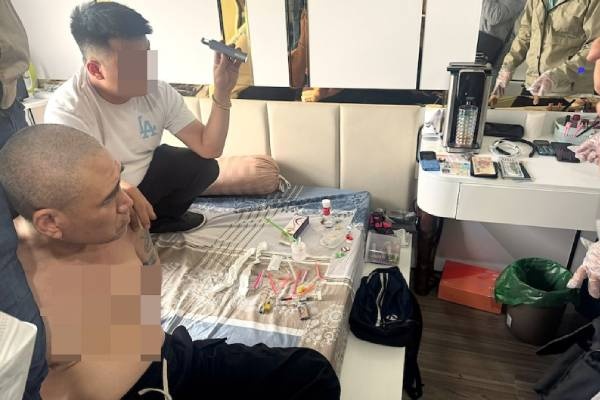Chu tich Cong ty Pha Le thue giang ho vao Da Nang chem co dong hinh anh