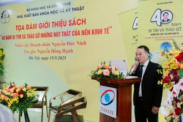Ra mat sach anh 1