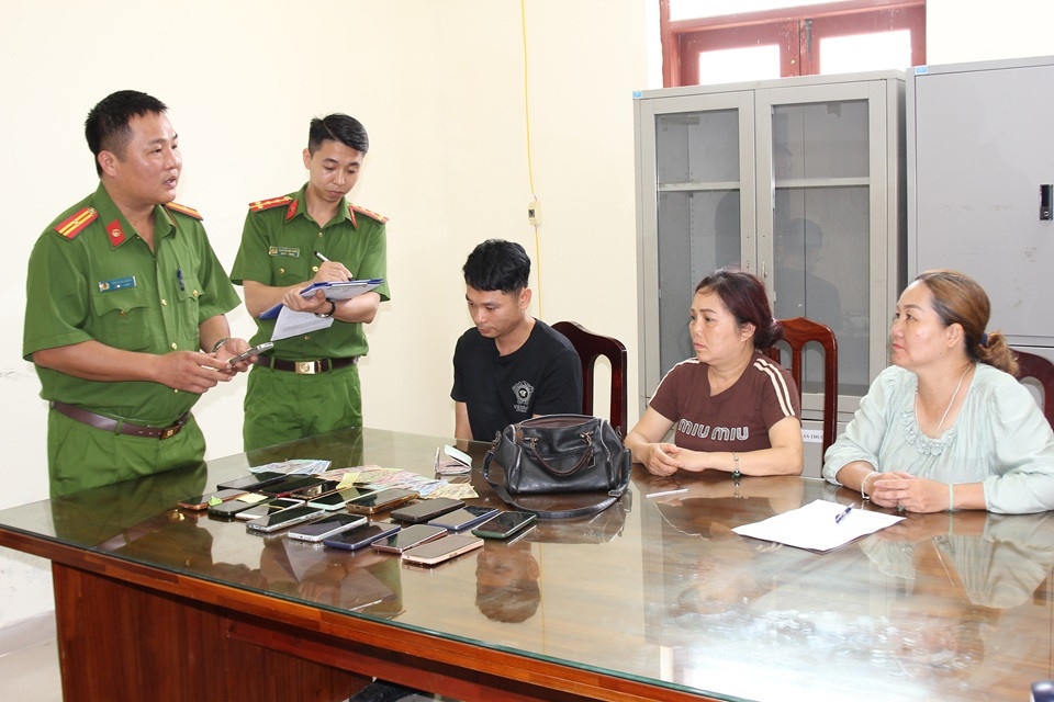 dan canh trom cap anh 1