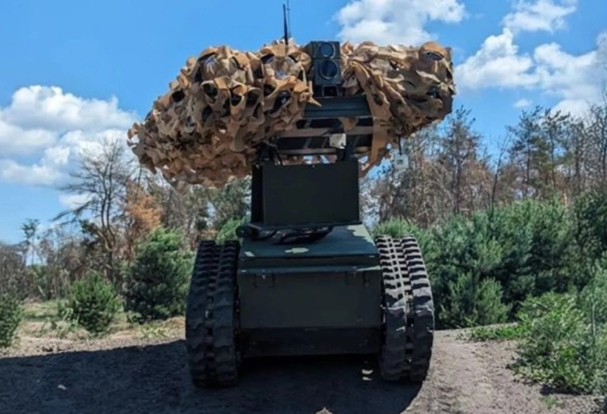 Ukraine tung robot 'quai thu phun lua' KRAMPUS vao chien truong hinh anh