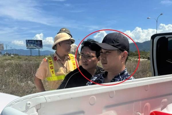 Da xac dinh duoc danh tinh nhom doi tuong bit mat dap pha quan pho hinh anh