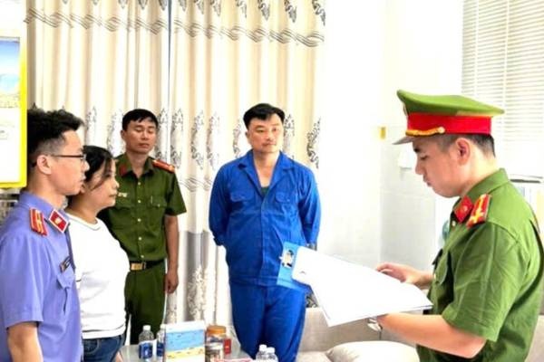 Khoi to chu tich phuong o Dong Nai cung 4 thuoc cap vi nhan hoi lo hinh anh