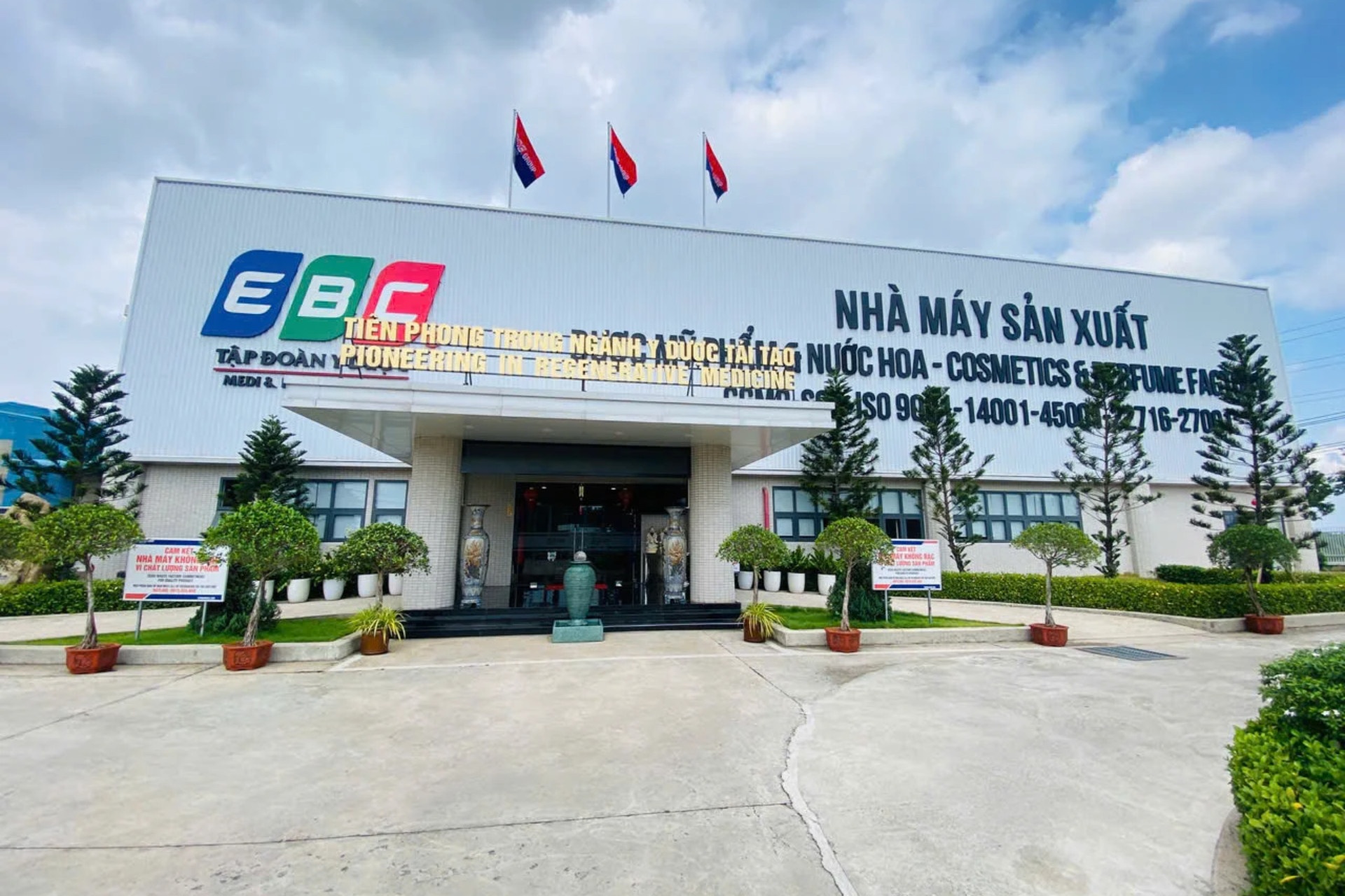 Vu my pham lien quan Doan Di Bang: Thu hoi san pham den khoi to vu an hinh anh