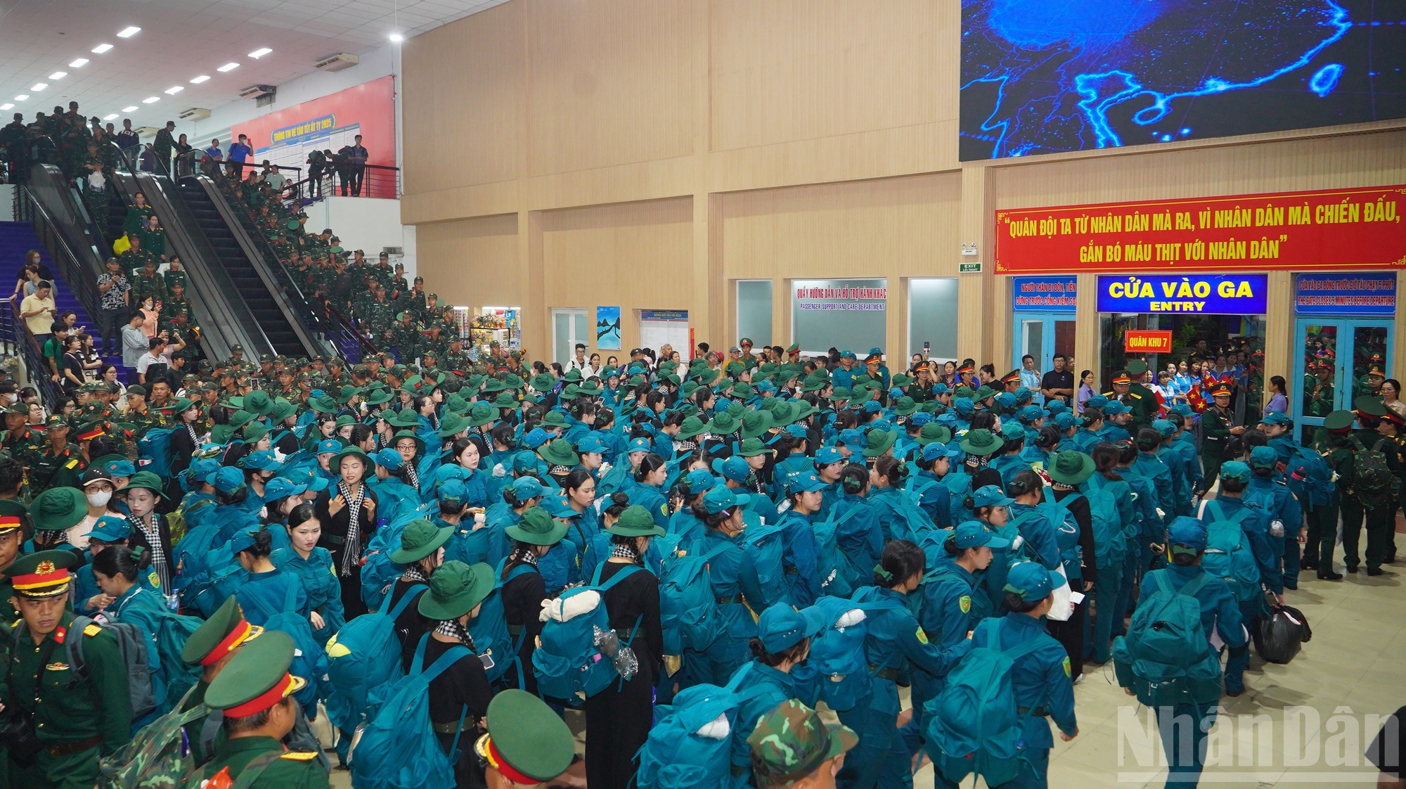 Dieu binh Quoc khanh 2/9 anh 2