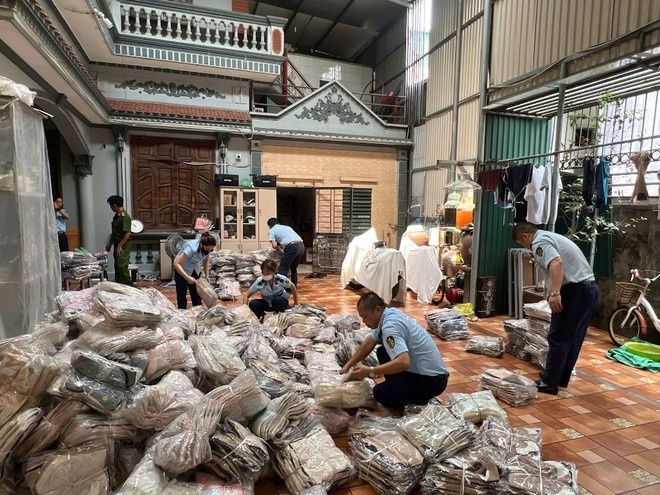 Chuc nghin san pham,  Thuc pham nhap lau anh 1