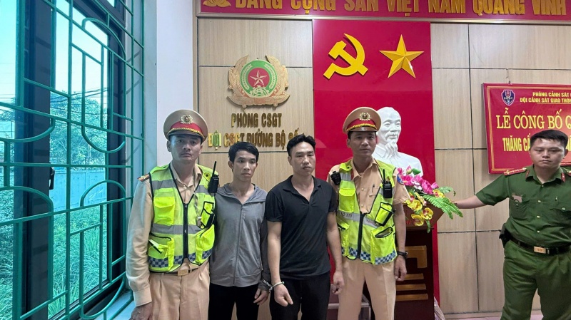 Khoet tuong tron trai anh 2