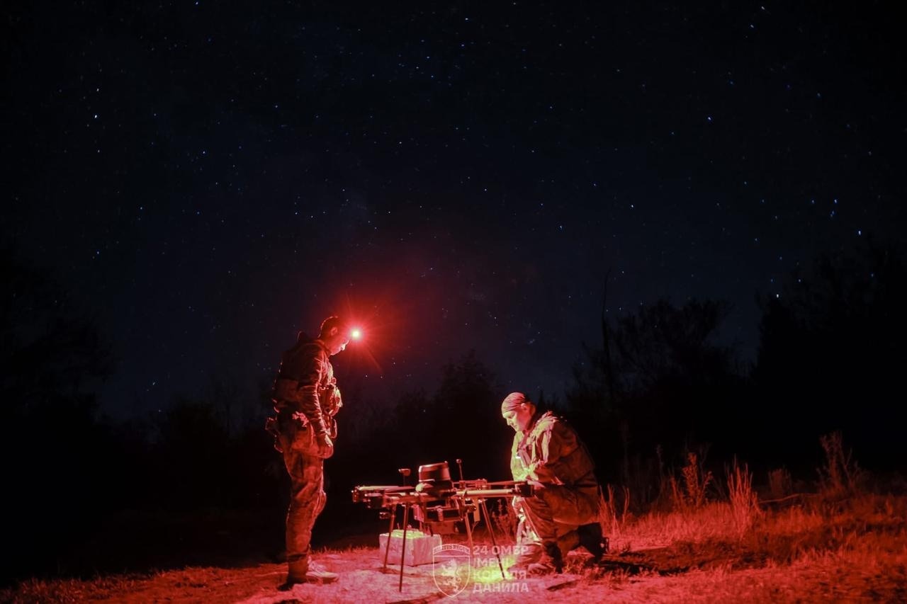 UAV Ukraine tan cong buoc 2 san bay lon cua Moscow phai phai dong cua hinh anh