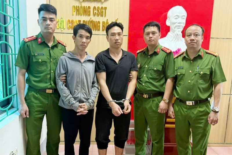 pham nhan tron trai anh 3