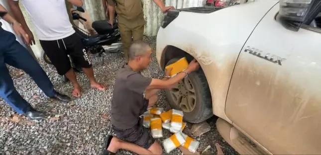 Dua ma tuy,  Tam giac vang,  Ve Viet Nam anh 2