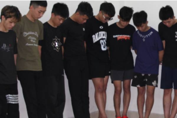 Bat nhom 28 doi tuong lam loan tai cay xang hinh anh