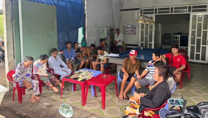 Bat 26 doi tuong danh bac bang hinh thuc da ga qua mang hinh anh