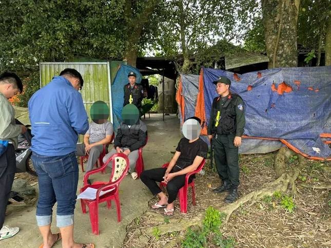 An Dai Phat 68,  Cty An Dai Phat,  xay dung A Chau,  Cong ty A Chau,  Eco Central Park,  Cty 68 Quang Binh,  DN 68 Quang Binh,  Gdoc 68 Quang Binh,  Quang Ninh JSC,  Cty Quang Ninh JSC,  Gdoc Quang Ninh JSC,  DN Quang Ninh JSC anh 3