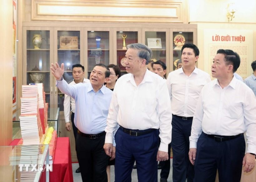 Ban Tuyen giao Dan van anh 2