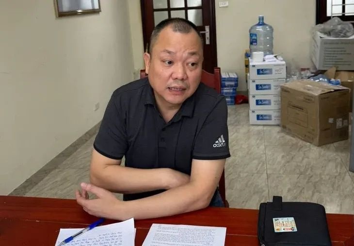 Tung Moscow,  Buon lau anh 1